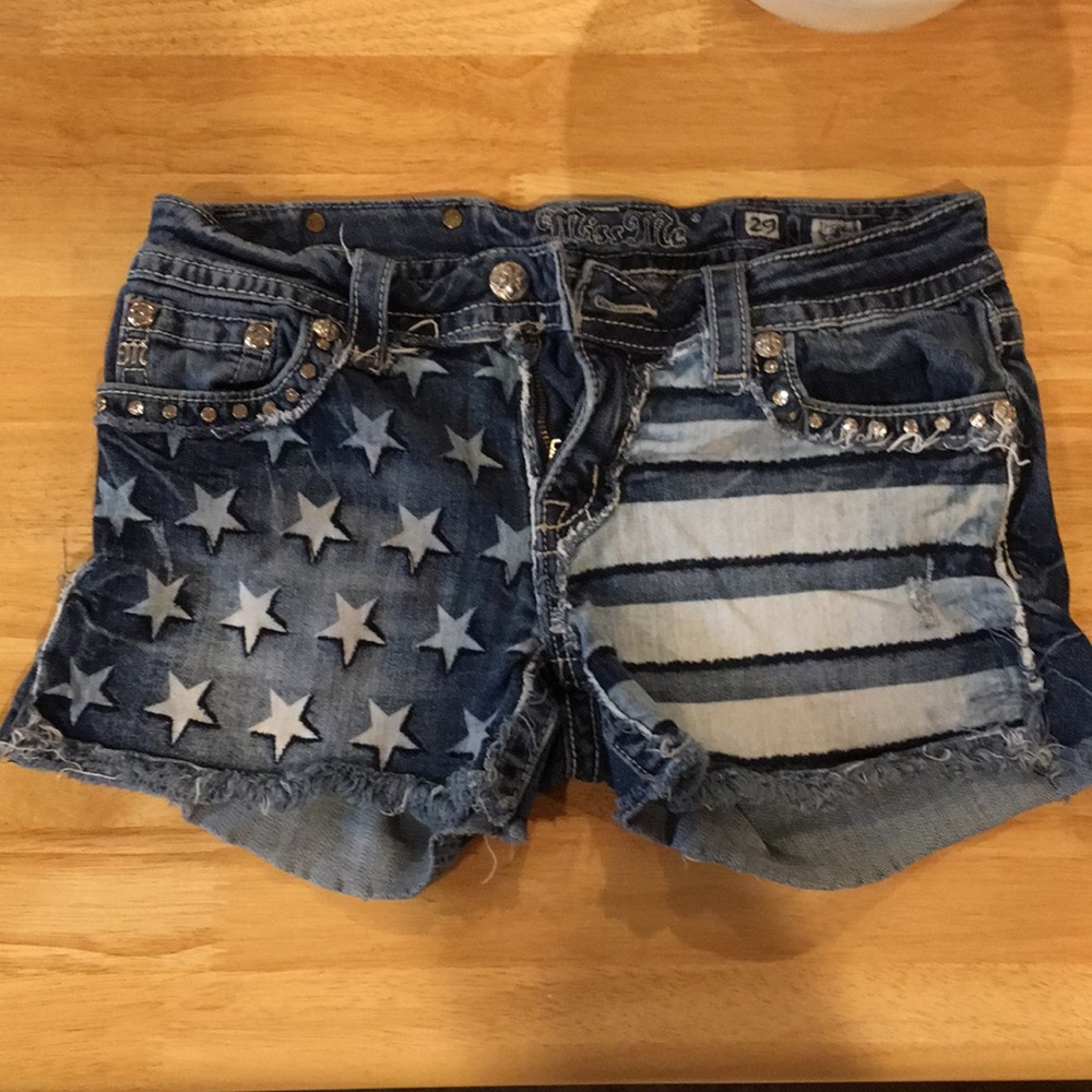 Size 29 Miss Me Shorts